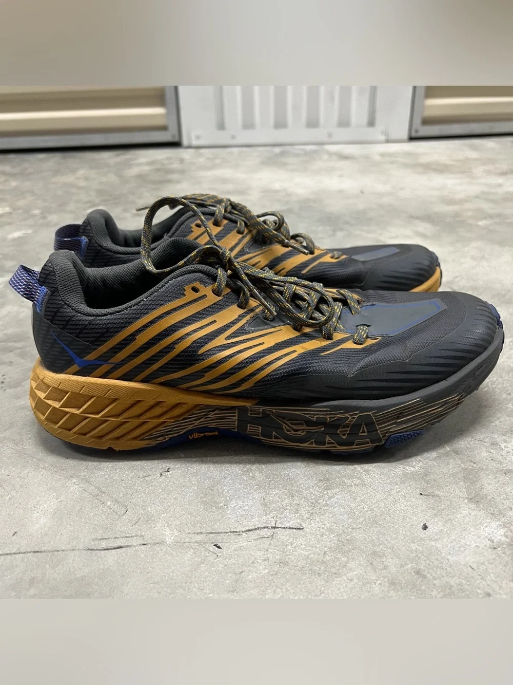 Hoka One One Speedgoat 4 Mens Running Shoes Size 10 Sneakers Golden Yellow